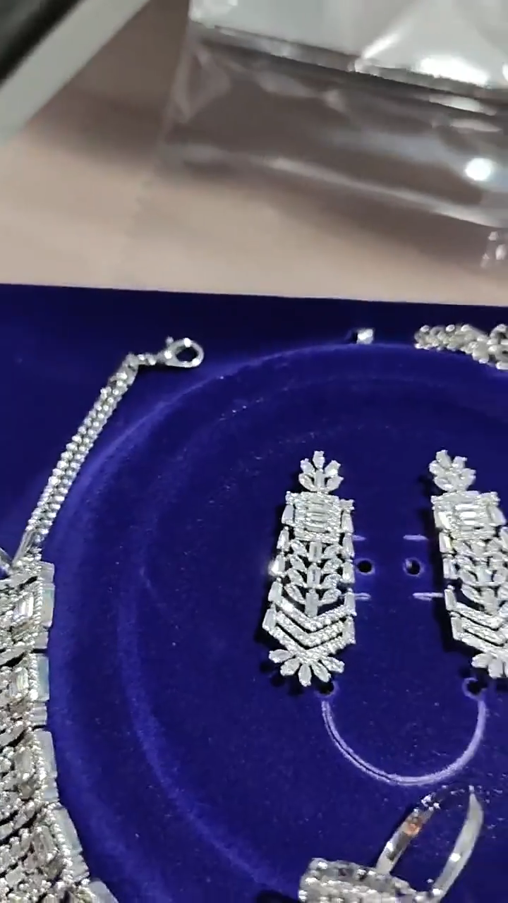 1 set of classic vintage inlaid cubic zirconia token design jewelry set suitable for women’s wedding wear