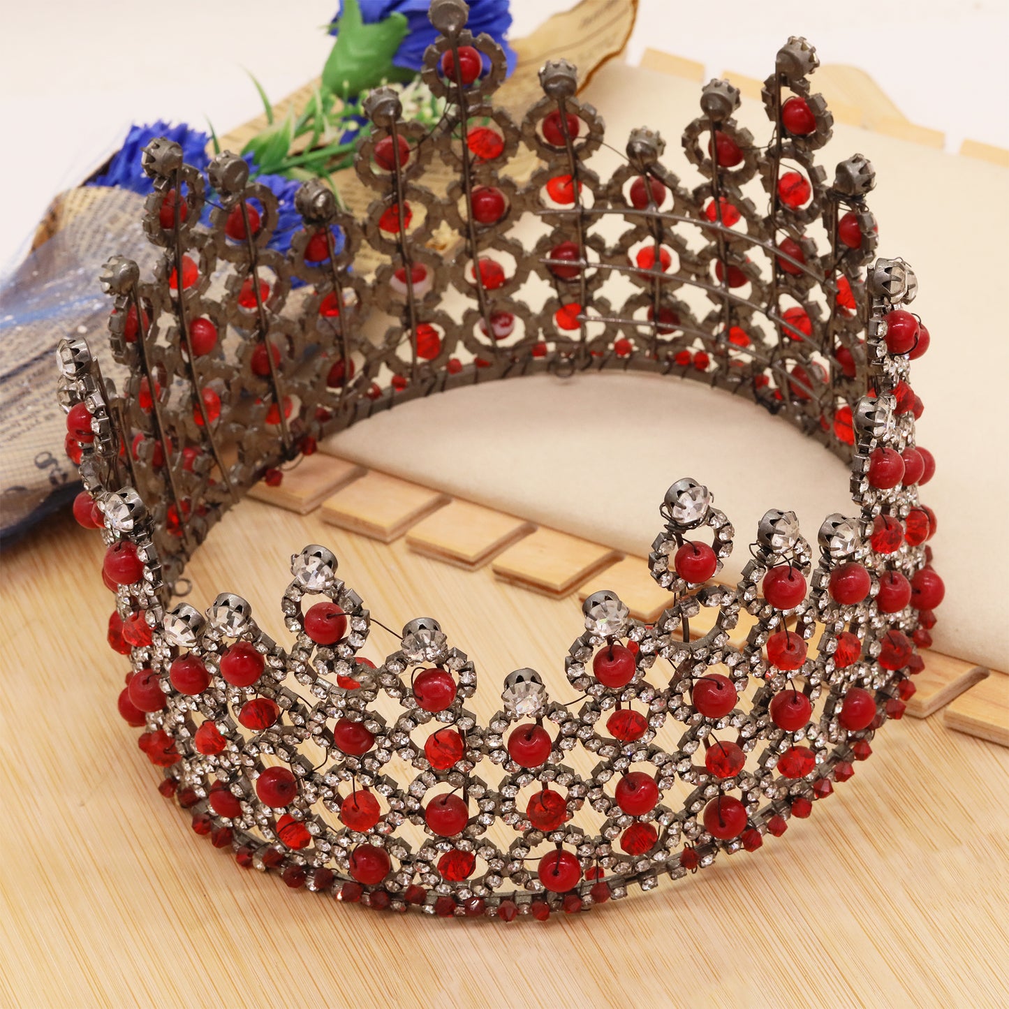 3.93inch Long Round Red Bead Crown Unique Princess Crown Queen Crown, suitable for everyday, festival and party