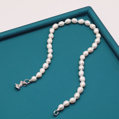 An Elegant Freshwater Pearl Necklace with Lovely Bow Detail, Fashion Themed Pearl Chain for Women, Sweet And Elegant Style Accessories【NK-XL2501White-06】