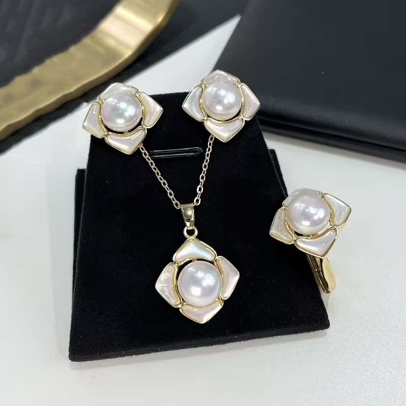 Freshwater Freshwater Pearls Shell Light Luxury High-End Three-Piece Set