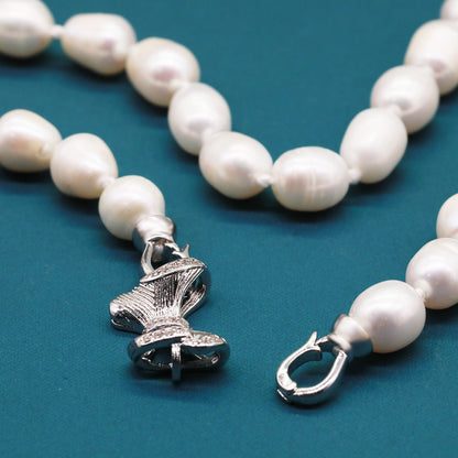 An Elegant Freshwater Pearl Necklace with Lovely Bow Detail, Fashion Themed Pearl Chain for Women, Sweet And Elegant Style Accessories【NK-XL2501White-06】