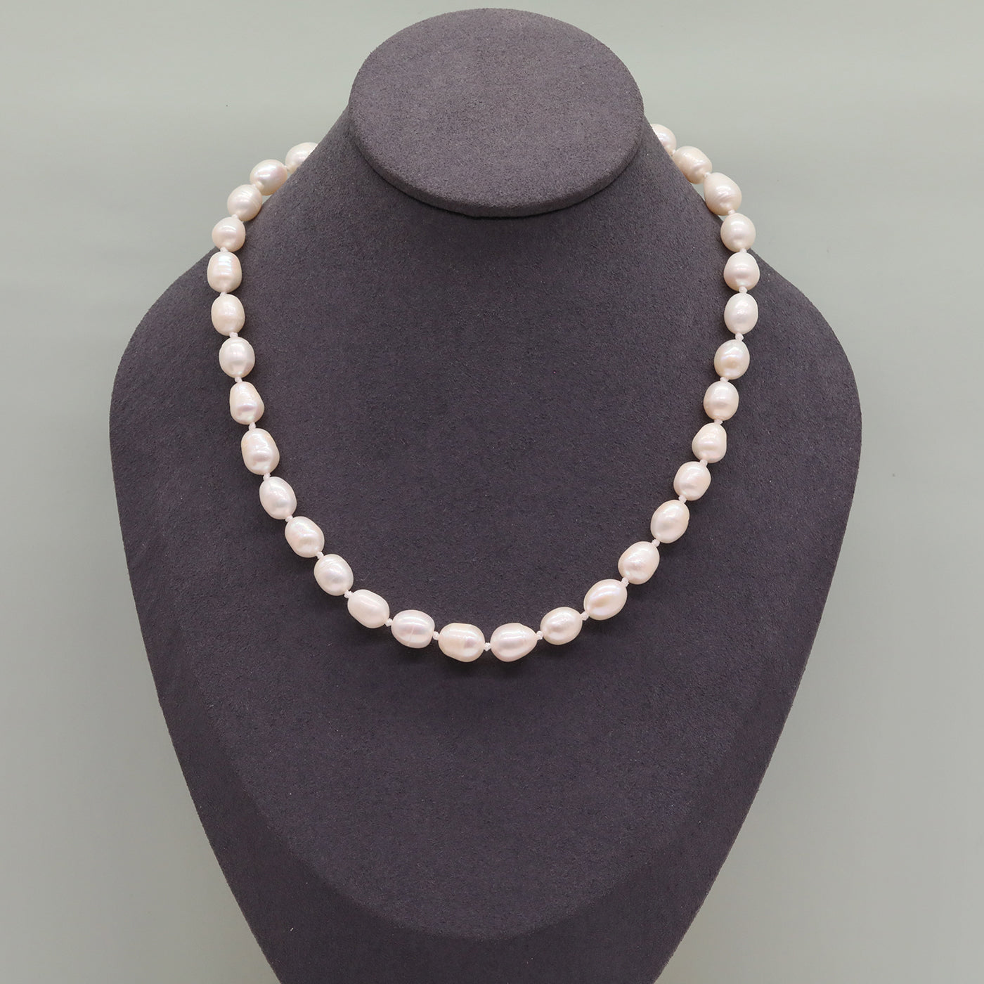 An Elegant Freshwater Pearl Necklace with Lovely Bow Detail, Fashion Themed Pearl Chain for Women, Sweet And Elegant Style Accessories【NK-XL2501White-06】