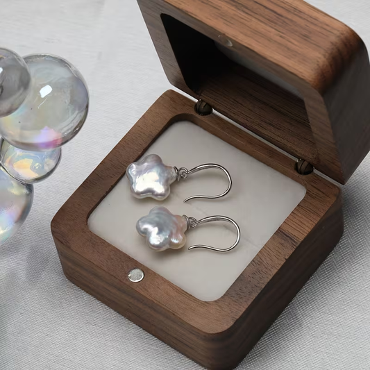 1 pair of dazzling light white flower Baroque natural freshwater Freshwater Pearls earrings