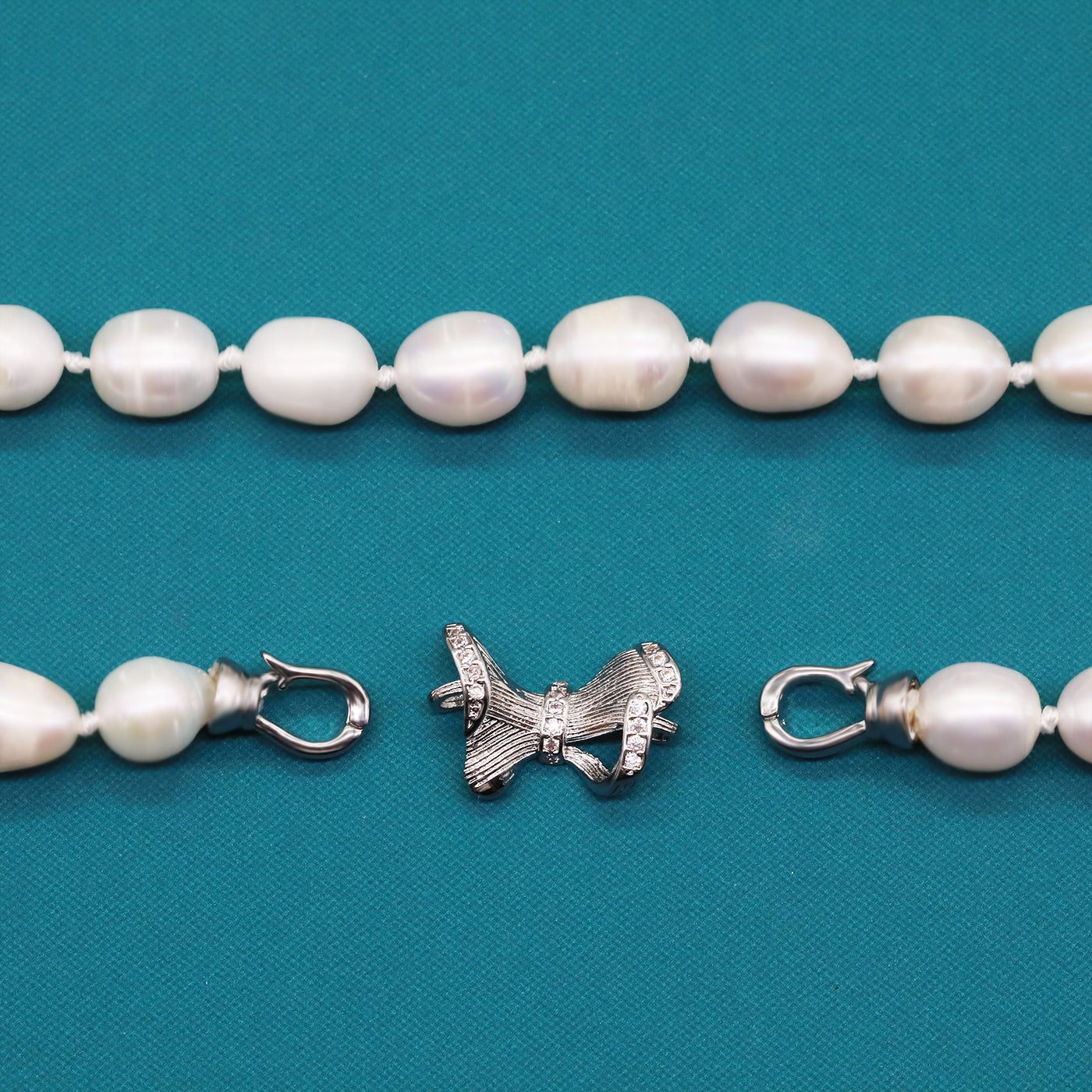 An Elegant Freshwater Pearl Necklace with Lovely Bow Detail, Fashion Themed Pearl Chain for Women, Sweet And Elegant Style Accessories【NK-XL2501White-06】