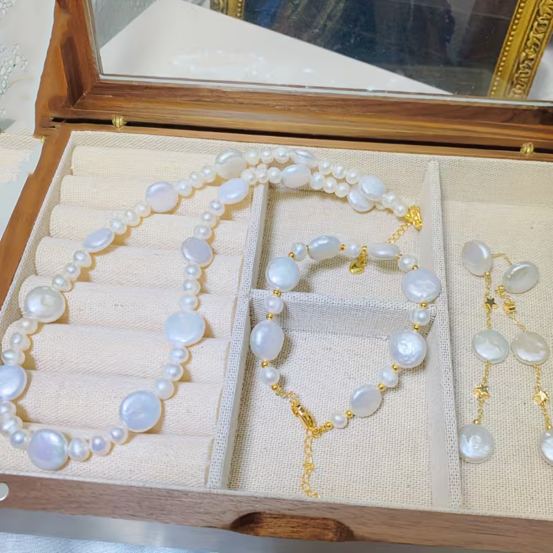 Baroque Freshwater Pearls Earrings  nenckace  and  bracelet  set