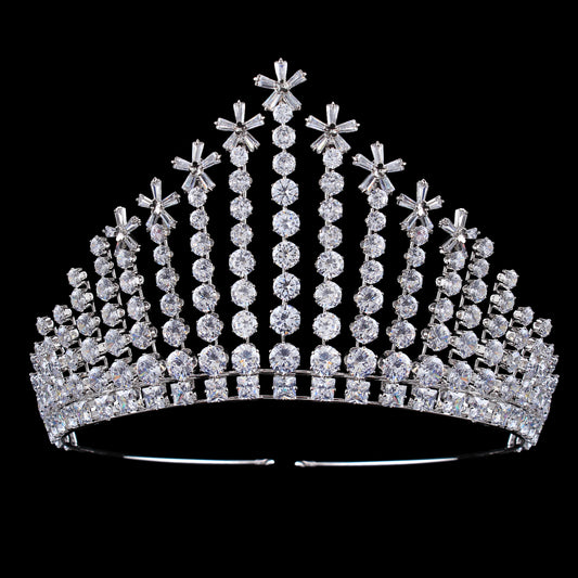 A stylish 3.5-inch high silver Zircon crown design sense Zircon crown, stylish and elegant, high-end boutique, Black Friday, Valentine's Day wear, suitable for daily men and women to send friends, family, anniversary gifts