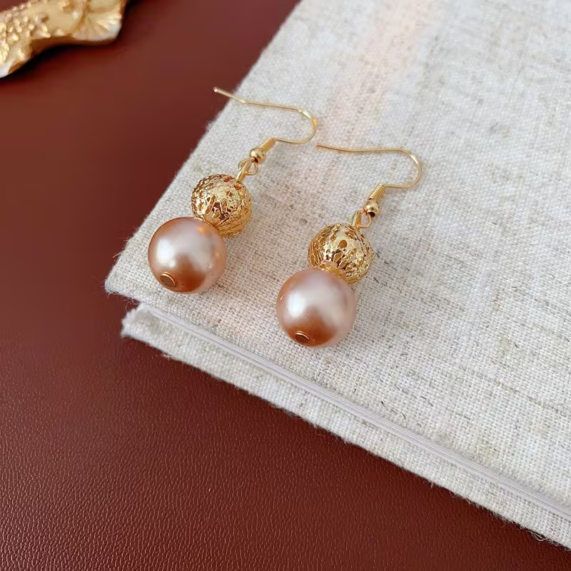 Women'S Elegant Hollow Pearl Beaded Necklace ，bracelet  and  Earrings Set