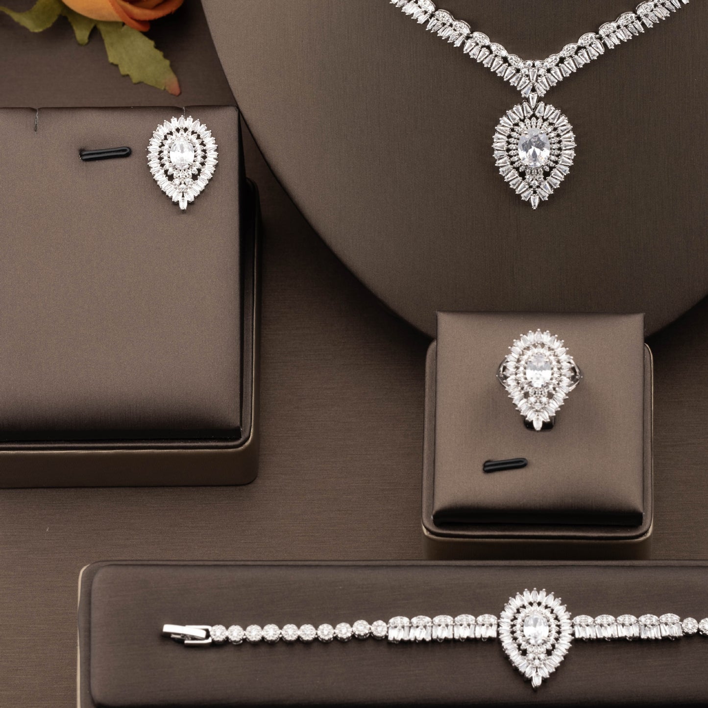 1 set of luxurious and elegant inlaid sparkling cubic zirconia sun jewelry set suitable for ladies party wear