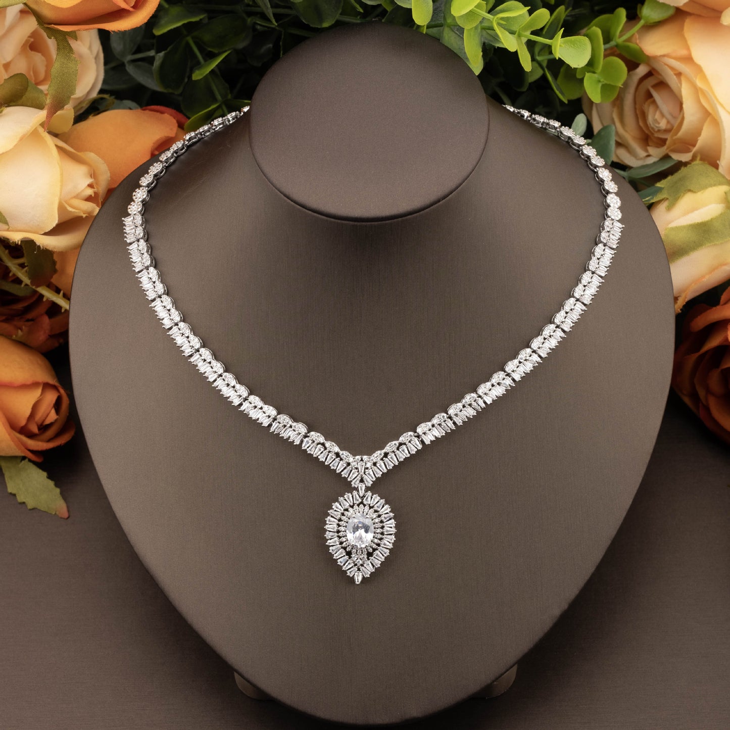 1 set of luxurious and elegant inlaid sparkling cubic zirconia sun jewelry set suitable for ladies party wear